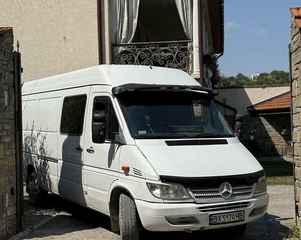 Белый Мерседес Sprinter, объемом двигателя 2.15 л и пробегом 600 тыс. км за 9000 $, фото 1 на Automoto.ua