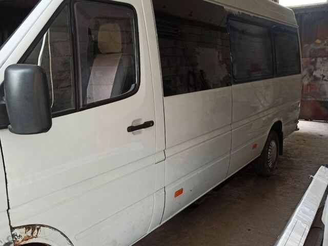 Белый Мерседес Sprinter, объемом двигателя 2.69 л и пробегом 360 тыс. км за 5300 $, фото 1 на Automoto.ua
