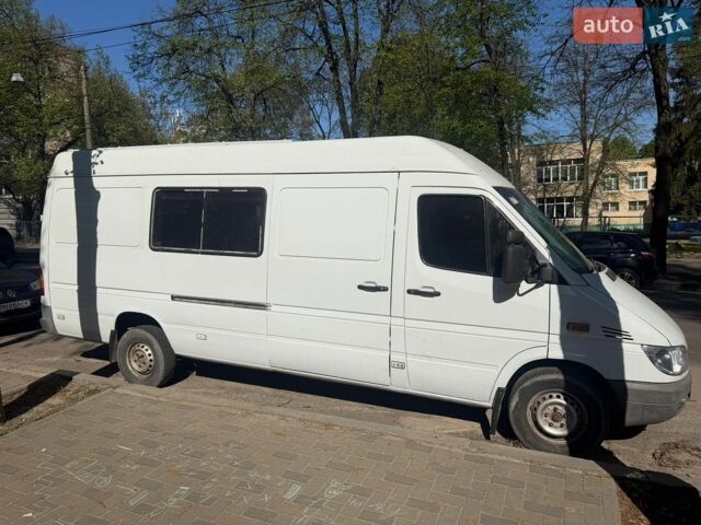 Белый Мерседес Sprinter, объемом двигателя 2.69 л и пробегом 500 тыс. км за 6500 $, фото 1 на Automoto.ua