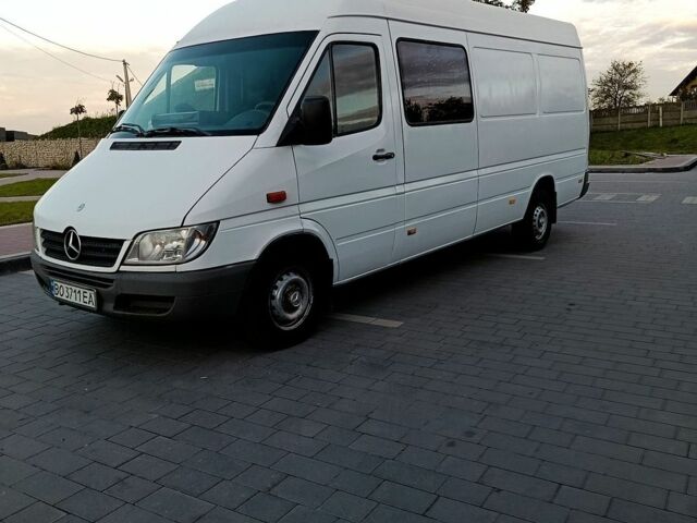 Белый Мерседес Sprinter, объемом двигателя 2.7 л и пробегом 700 тыс. км за 9200 $, фото 1 на Automoto.ua