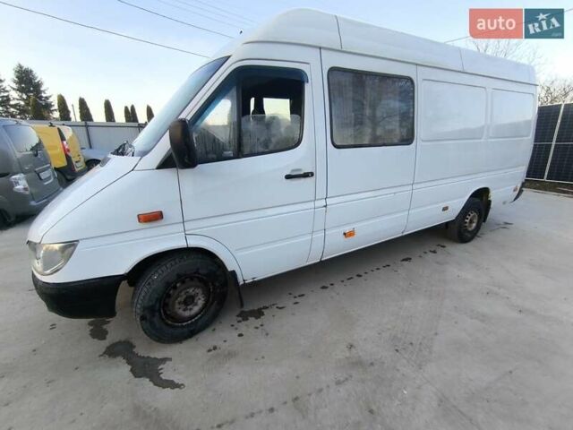 Белый Мерседес Sprinter, объемом двигателя 2.7 л и пробегом 183 тыс. км за 9200 $, фото 1 на Automoto.ua