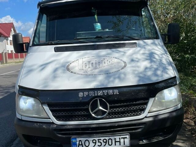 Белый Мерседес Sprinter, объемом двигателя 2.69 л и пробегом 170 тыс. км за 7750 $, фото 1 на Automoto.ua