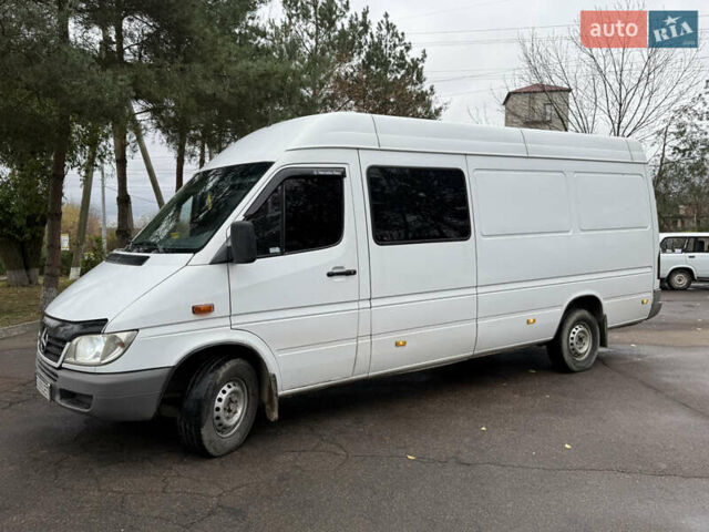 Белый Мерседес Sprinter, объемом двигателя 2.69 л и пробегом 333 тыс. км за 6999 $, фото 1 на Automoto.ua
