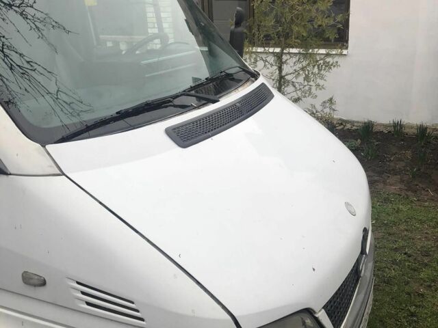 Білий Мерседес Sprinter, об'ємом двигуна 2.2 л та пробігом 500 тис. км за 4516 $, фото 1 на Automoto.ua