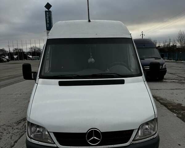 Білий Мерседес Sprinter, об'ємом двигуна 2.7 л та пробігом 898 тис. км за 6500 $, фото 1 на Automoto.ua