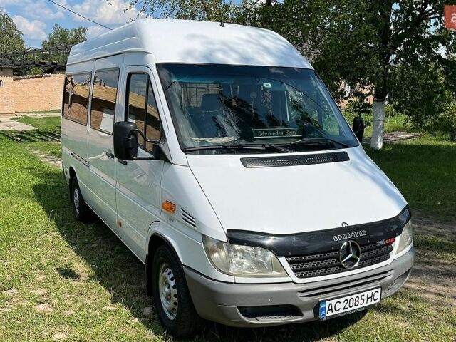 Белый Мерседес Sprinter, объемом двигателя 2.7 л и пробегом 490 тыс. км за 10500 $, фото 1 на Automoto.ua