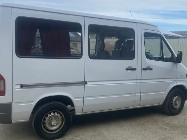 Белый Мерседес Sprinter, объемом двигателя 2.1 л и пробегом 200 тыс. км за 7000 $, фото 1 на Automoto.ua