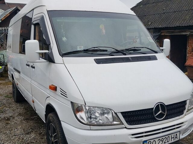 Белый Мерседес Sprinter, объемом двигателя 2.69 л и пробегом 800 тыс. км за 7600 $, фото 1 на Automoto.ua
