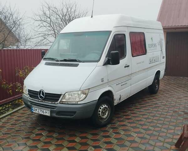 Білий Мерседес Sprinter, об'ємом двигуна 2.2 л та пробігом 459 тис. км за 5999 $, фото 1 на Automoto.ua