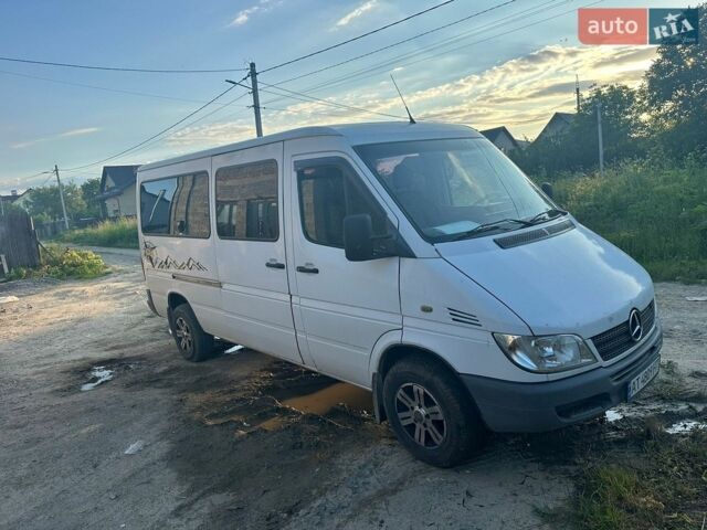 Белый Мерседес Sprinter, объемом двигателя 2.15 л и пробегом 670 тыс. км за 7700 $, фото 1 на Automoto.ua