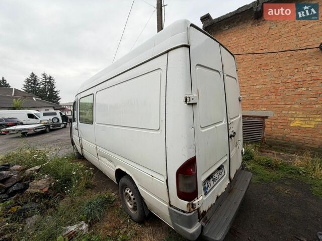 Белый Мерседес Sprinter, объемом двигателя 2.69 л и пробегом 455 тыс. км за 2850 $, фото 1 на Automoto.ua