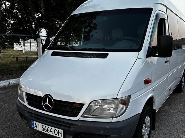 Белый Мерседес Sprinter, объемом двигателя 2.15 л и пробегом 864 тыс. км за 8500 $, фото 1 на Automoto.ua