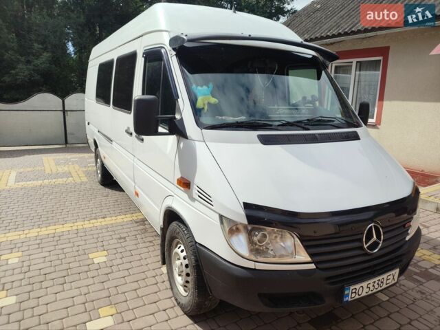 Белый Мерседес Sprinter, объемом двигателя 2.2 л и пробегом 100 тыс. км за 9500 $, фото 1 на Automoto.ua