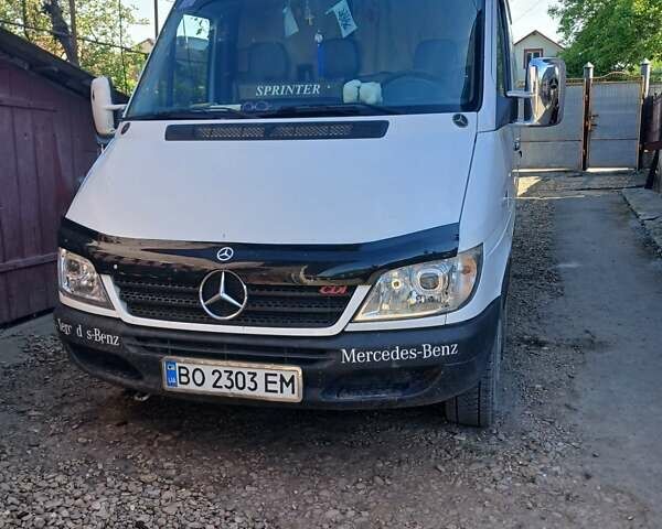 Белый Мерседес Sprinter, объемом двигателя 2.2 л и пробегом 315 тыс. км за 8000 $, фото 1 на Automoto.ua