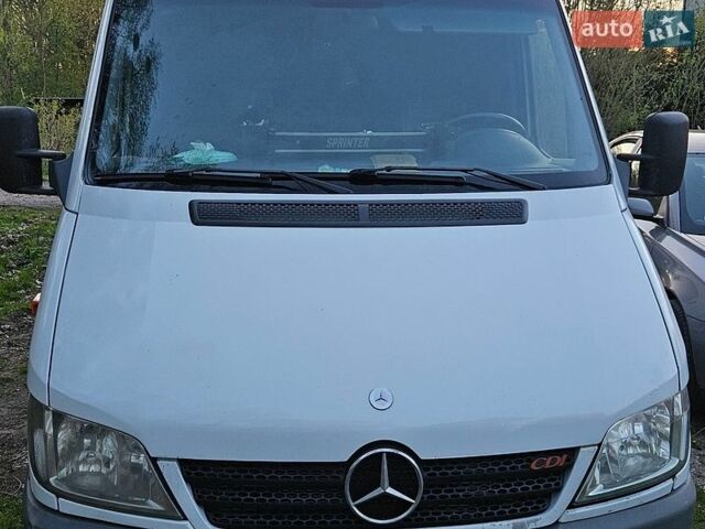Белый Мерседес Sprinter, объемом двигателя 2.2 л и пробегом 500 тыс. км за 8500 $, фото 1 на Automoto.ua