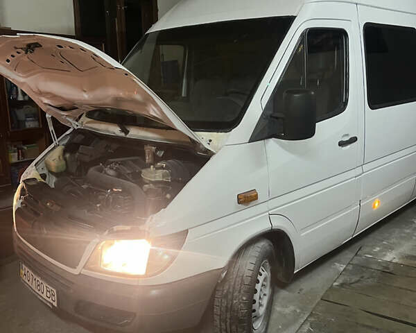 Белый Мерседес Sprinter, объемом двигателя 2.2 л и пробегом 606 тыс. км за 7300 $, фото 1 на Automoto.ua