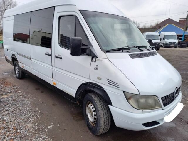 Белый Мерседес Sprinter, объемом двигателя 2.2 л и пробегом 220 тыс. км за 5350 $, фото 1 на Automoto.ua