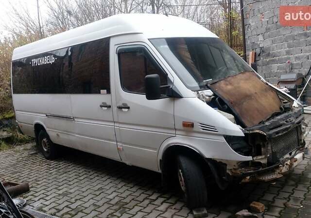 Белый Мерседес Sprinter, объемом двигателя 2.15 л и пробегом 100 тыс. км за 3800 $, фото 1 на Automoto.ua