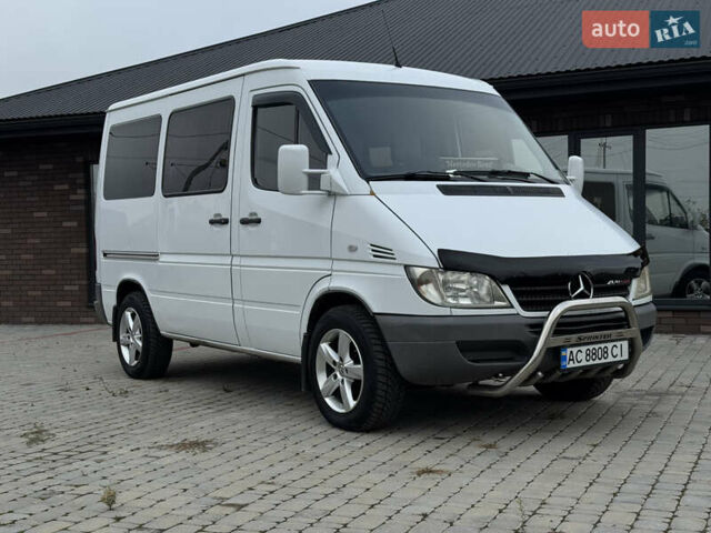 Белый Мерседес Sprinter, объемом двигателя 2.2 л и пробегом 380 тыс. км за 8700 $, фото 1 на Automoto.ua