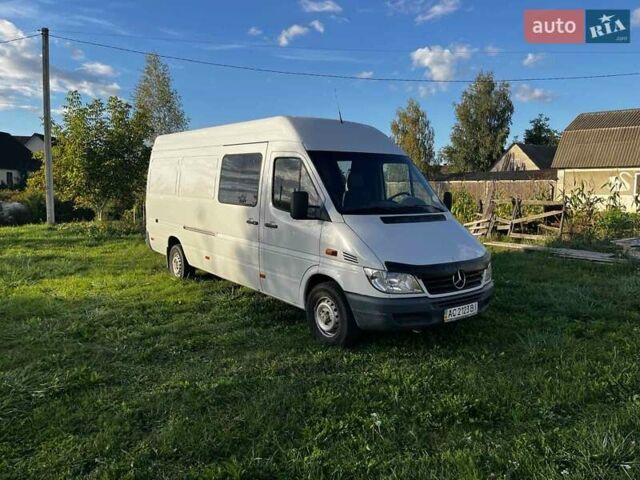 Белый Мерседес Sprinter, объемом двигателя 2.15 л и пробегом 463 тыс. км за 11800 $, фото 1 на Automoto.ua