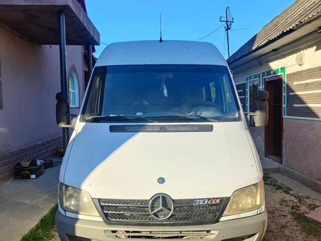 Белый Мерседес Sprinter, объемом двигателя 2.15 л и пробегом 787 тыс. км за 8500 $, фото 1 на Automoto.ua