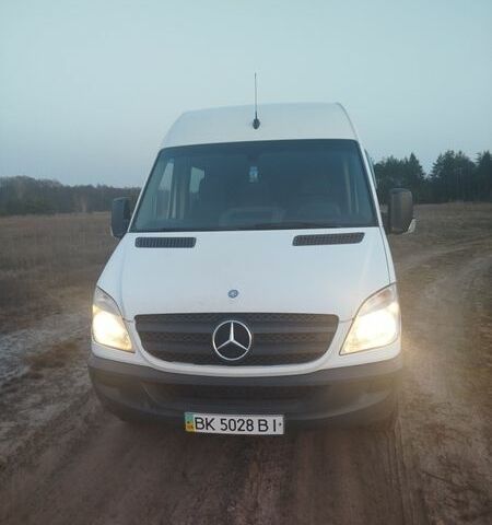 Білий Мерседес Sprinter, об'ємом двигуна 2.15 л та пробігом 310 тис. км за 11700 $, фото 1 на Automoto.ua