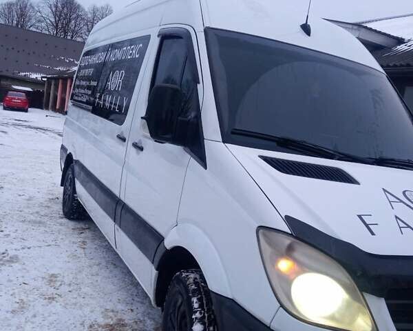 Білий Мерседес Sprinter, об'ємом двигуна 2.15 л та пробігом 570 тис. км за 11200 $, фото 1 на Automoto.ua