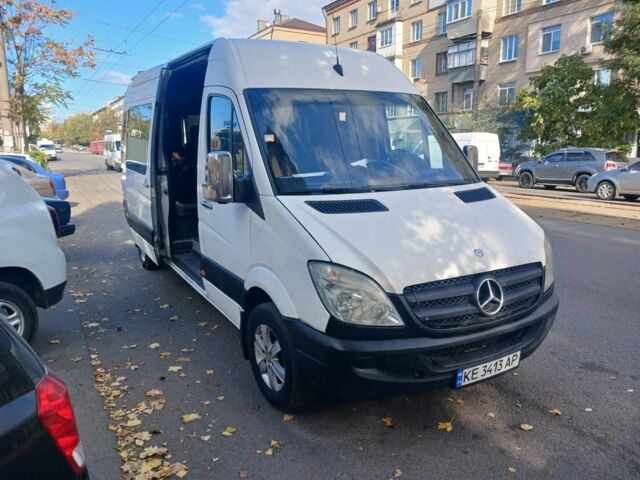 Белый Мерседес Sprinter, объемом двигателя 2.2 л и пробегом 800 тыс. км за 12000 $, фото 1 на Automoto.ua