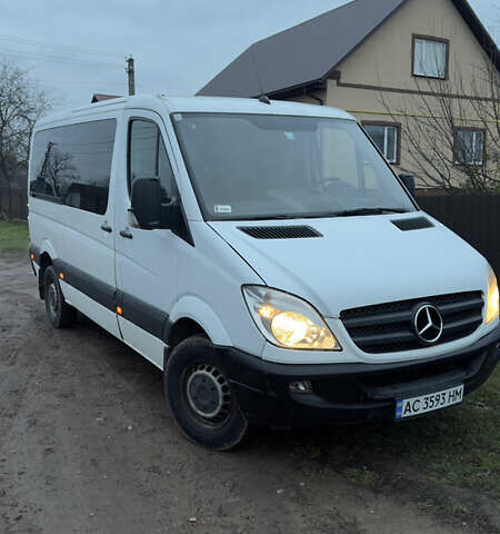 Белый Мерседес Sprinter, объемом двигателя 2.2 л и пробегом 450 тыс. км за 13500 $, фото 1 на Automoto.ua
