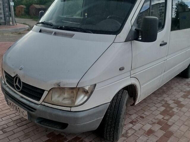 Білий Мерседес Sprinter, об'ємом двигуна 2.2 л та пробігом 80 тис. км за 5800 $, фото 1 на Automoto.ua