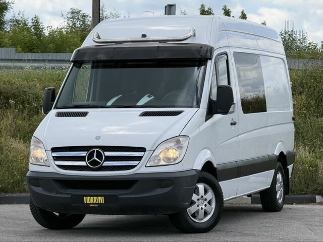 Белый Мерседес Sprinter, объемом двигателя 3 л и пробегом 235 тыс. км за 13900 $, фото 1 на Automoto.ua