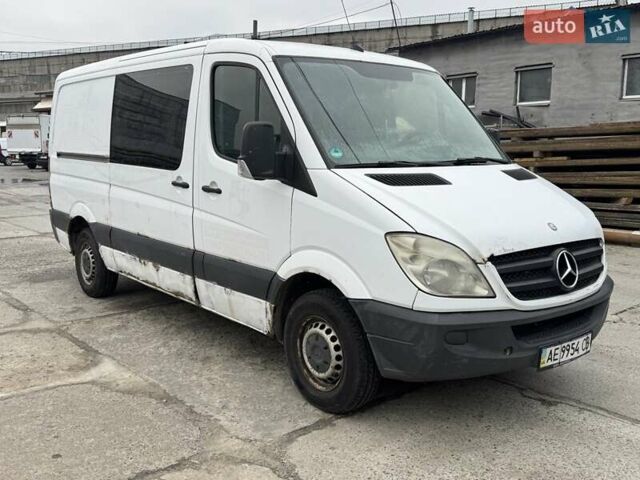 Белый Мерседес Sprinter, объемом двигателя 2.15 л и пробегом 286 тыс. км за 6999 $, фото 1 на Automoto.ua