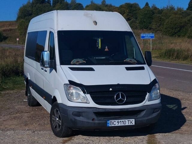 Білий Мерседес Sprinter, об'ємом двигуна 2.15 л та пробігом 700 тис. км за 8999 $, фото 1 на Automoto.ua