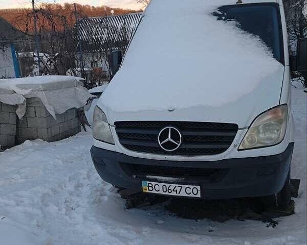 Білий Мерседес Sprinter, об'ємом двигуна 2.15 л та пробігом 200 тис. км за 9500 $, фото 1 на Automoto.ua