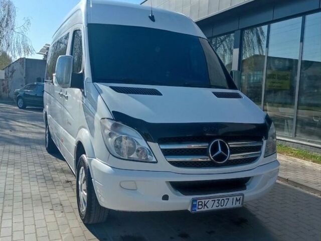 Белый Мерседес Sprinter, объемом двигателя 2.2 л и пробегом 463 тыс. км за 11500 $, фото 1 на Automoto.ua