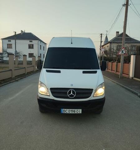 Белый Мерседес Sprinter, объемом двигателя 2.15 л и пробегом 40 тыс. км за 10000 $, фото 1 на Automoto.ua