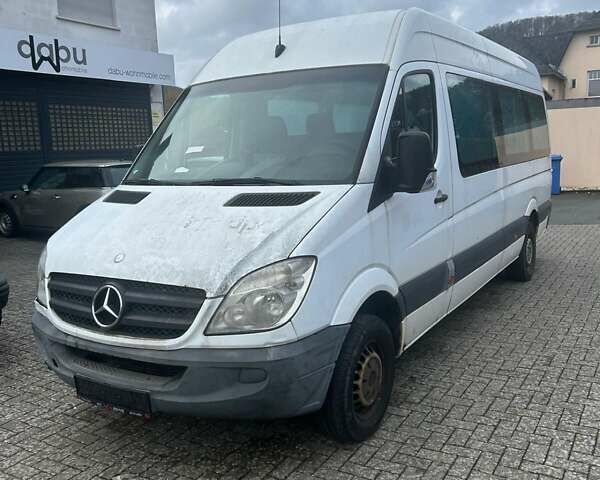 Білий Мерседес Sprinter, об'ємом двигуна 2.2 л та пробігом 270 тис. км за 6500 $, фото 1 на Automoto.ua
