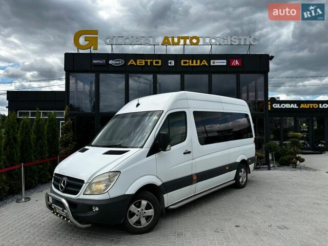 Белый Мерседес Sprinter, объемом двигателя 2.14 л и пробегом 676 тыс. км за 11500 $, фото 1 на Automoto.ua