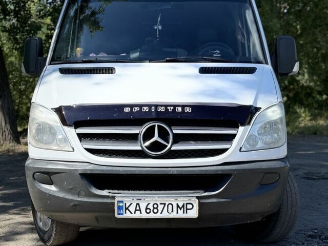 Білий Мерседес Sprinter, об'ємом двигуна 2.1 л та пробігом 500 тис. км за 14995 $, фото 1 на Automoto.ua