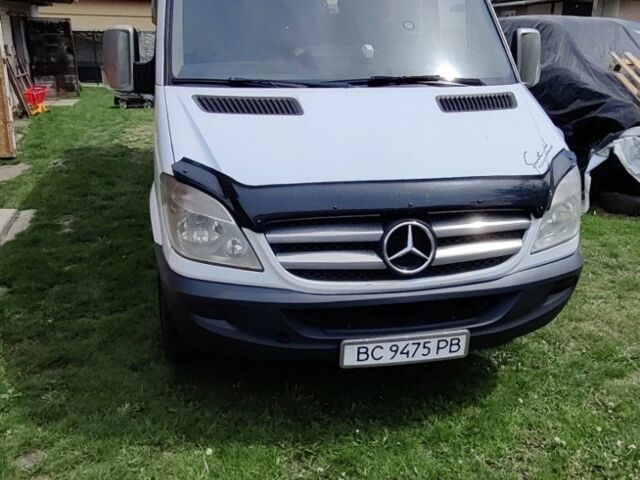 Белый Мерседес Sprinter, объемом двигателя 3 л и пробегом 370 тыс. км за 14000 $, фото 1 на Automoto.ua