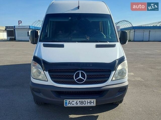Белый Мерседес Sprinter, объемом двигателя 2.14 л и пробегом 583 тыс. км за 15000 $, фото 1 на Automoto.ua