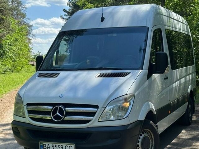 Белый Мерседес Sprinter, объемом двигателя 1.8 л и пробегом 480 тыс. км за 16000 $, фото 1 на Automoto.ua