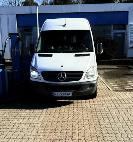 Белый Мерседес Sprinter, объемом двигателя 2.14 л и пробегом 250 тыс. км за 20000 $, фото 1 на Automoto.ua