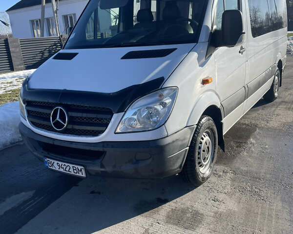 Белый Мерседес Sprinter, объемом двигателя 2.14 л и пробегом 128 тыс. км за 16500 $, фото 1 на Automoto.ua