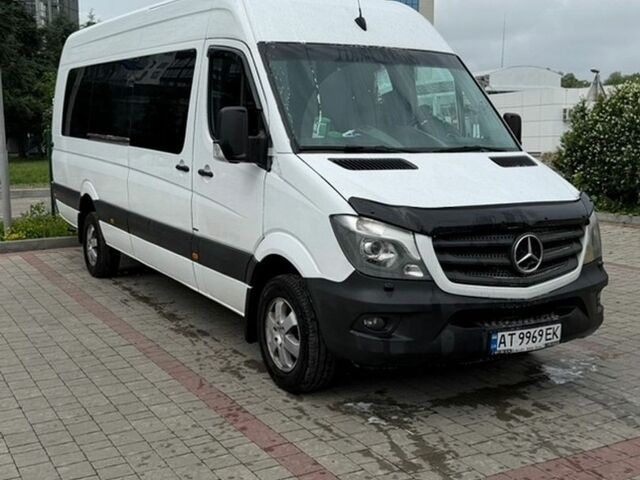 Белый Мерседес Sprinter, объемом двигателя 3 л и пробегом 493 тыс. км за 29500 $, фото 1 на Automoto.ua