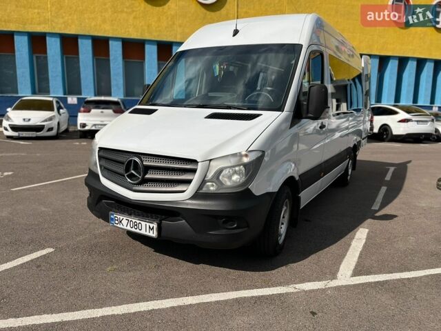 Белый Мерседес Sprinter, объемом двигателя 2.14 л и пробегом 369 тыс. км за 22000 $, фото 1 на Automoto.ua