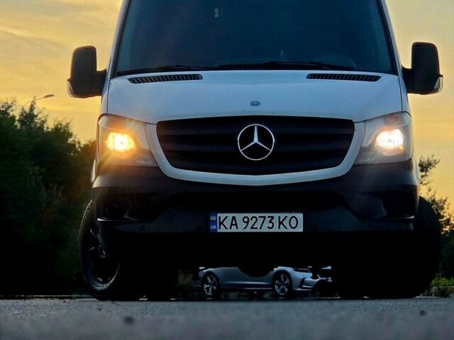 Белый Мерседес Sprinter, объемом двигателя 2.14 л и пробегом 414 тыс. км за 22000 $, фото 1 на Automoto.ua