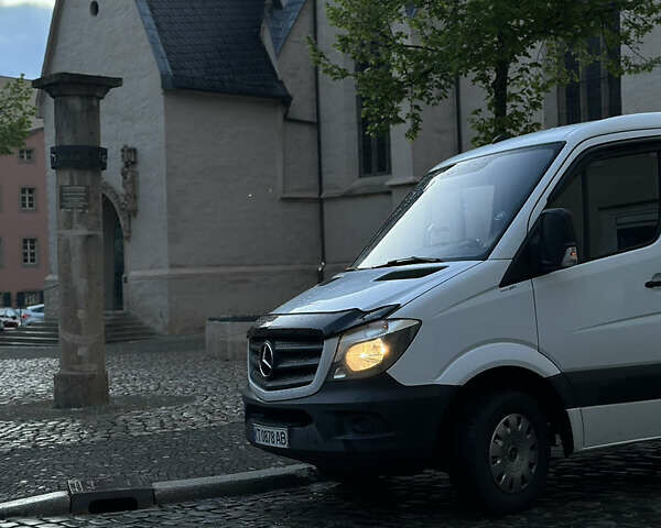 Белый Мерседес Sprinter, объемом двигателя 2.14 л и пробегом 580 тыс. км за 16253 $, фото 1 на Automoto.ua