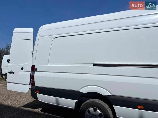 Білий Мерседес Sprinter, об'ємом двигуна 2.99 л та пробігом 570 тис. км за 25000 $, фото 1 на Automoto.ua