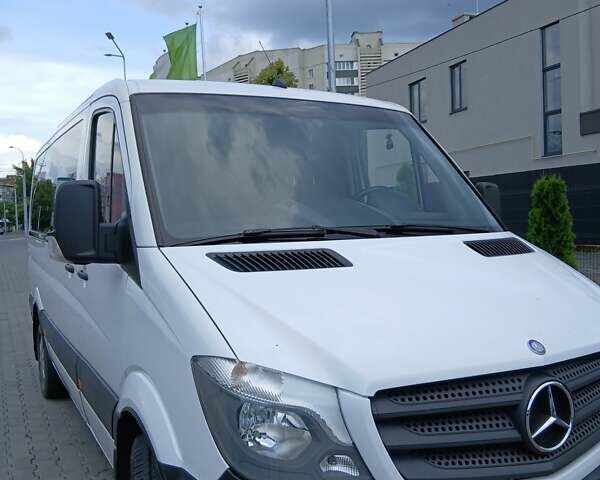 Белый Мерседес Sprinter, объемом двигателя 2.15 л и пробегом 520 тыс. км за 10500 $, фото 1 на Automoto.ua